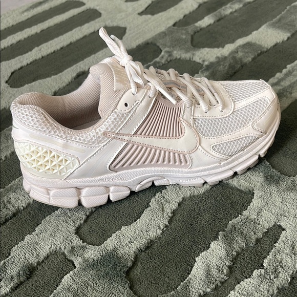 Nike Vomero 5 // Women’s Size 9 - Picture 4 of 8